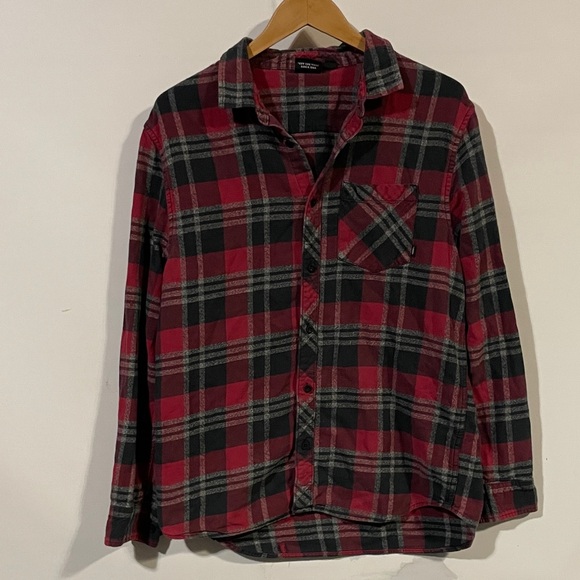 Vans Red and Black Plaid flannel Casual button down Shirt - Picture 1 of 3